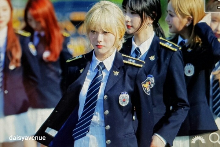 경찰 제복 입은 우주소녀 | 인스티즈