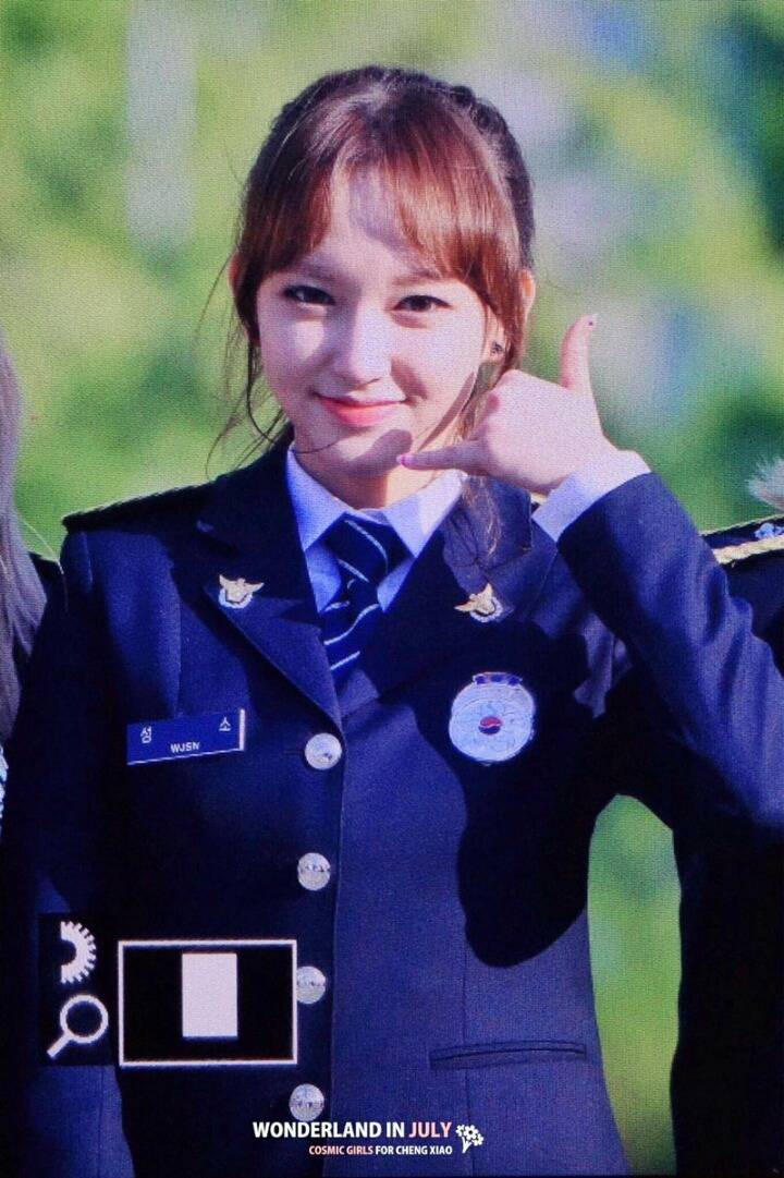 경찰 제복 입은 우주소녀 | 인스티즈