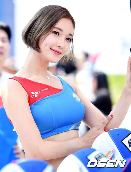 레이싱모델 문가경 긴머리 vs 단발 | 인스티즈