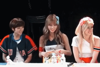 [트와이스] 겨드랑이 공격 gif | 인스티즈