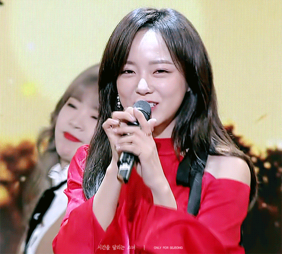 sbs 연예대상 김세정 아모르파티.gif | 인스티즈