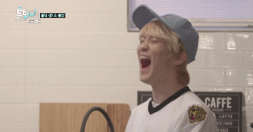 고3 앞에서 갑질하는 헨리.gif | 인스티즈