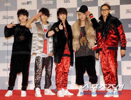 도대체 왜 이러는지 모르겠는 아이돌 코디 | 인스티즈