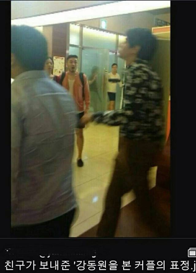 잘생긴 남자가 지나가면 일어나는 커플 반응.jpg | 인스티즈