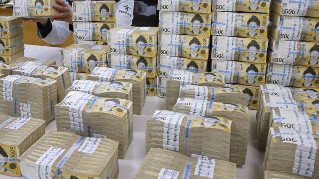 최애와 평생 행복하게 살기 vs 재벌되기 | 인스티즈