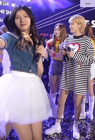 [TWICE] 더쇼 트와이스 아이오아이 친목 움짤 | 인스티즈