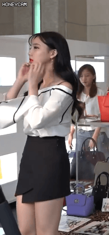 제목이 생각 안나서 그냥 다 털어내는 나연이 짤 | 인스티즈