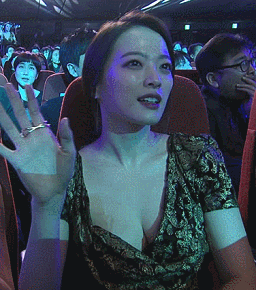 오늘자 청룡영화제 천우희ㄷㄷㄷ.gif | 인스티즈