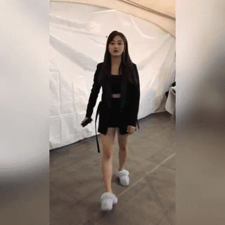 워킹하는 지효.gif | 인스티즈