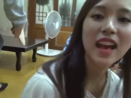 [트와이스] 샤론+미나+정남 3개 인격체가 있는 묘이 미나 짤들.jpg | 인스티즈