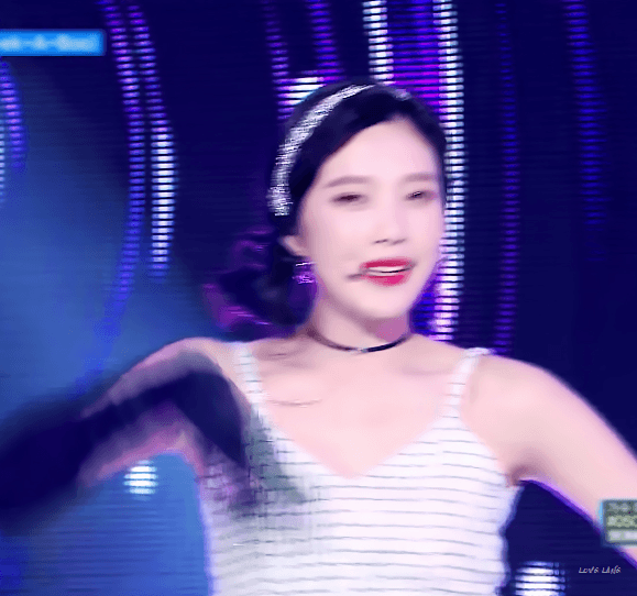 오늘자 음악중심 레드벨벳 조이.gif | 인스티즈