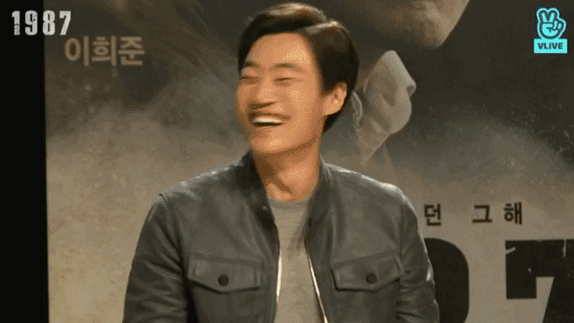 웃다가 뒤로 넘어지는 이희준 | 인스티즈