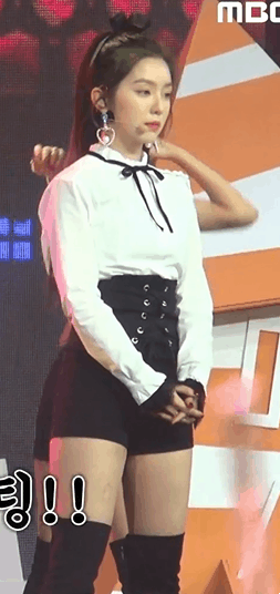 팬들 다정하게 보는 아이린.jpgif | 인스티즈