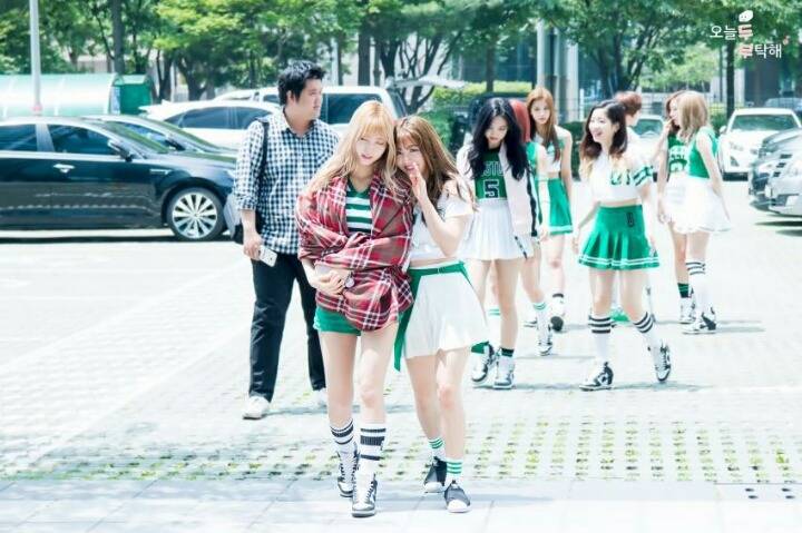 [트와이스] 분위가 너무 예쁜 모모랑 지효 사진 | 인스티즈