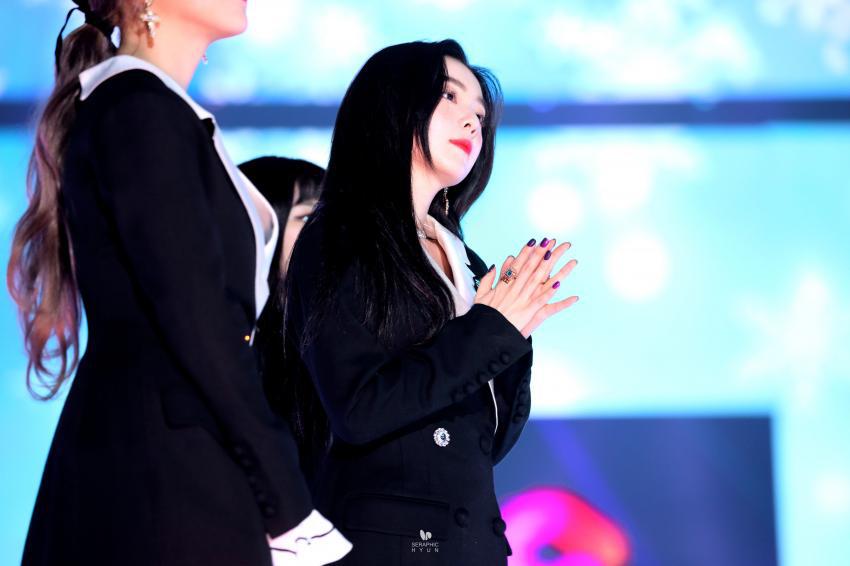 블랙이 잘어울리는 아이린.jpg | 인스티즈