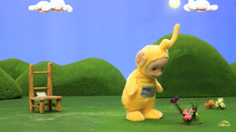 나비 쫓는 텔레토비.jpg (텔레토비 무서워하는 사람 주의) | 인스티즈