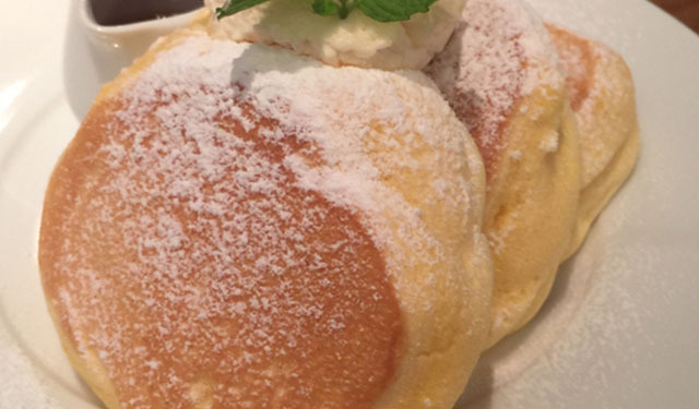 입에 쑤셔넣어 버리고싶은 일본식 팬케이크.jpgif | 인스티즈