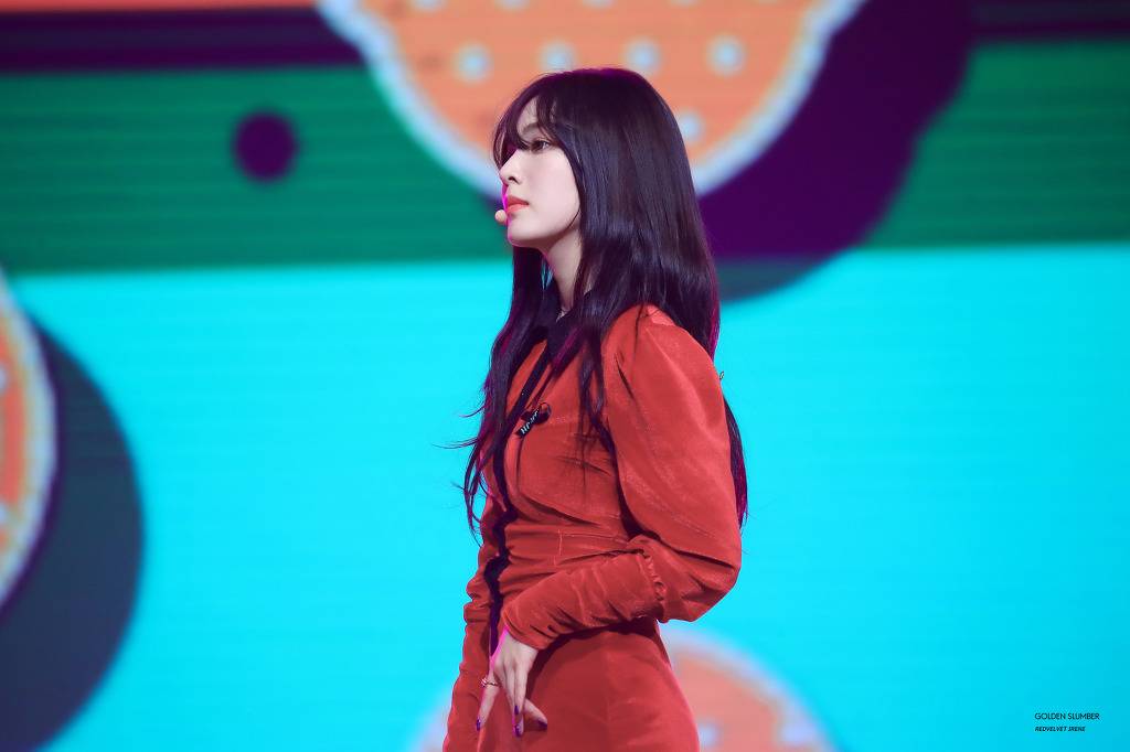 연말에도 예쁜 얼굴천재 아이린.jpg | 인스티즈