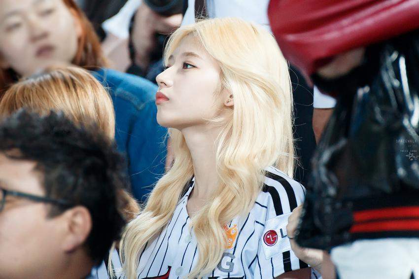 사나의 옆태.JPG | 인스티즈