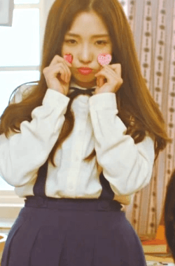 박지원이 갑작스레 껴안자 급 정색하는 노지선.GIF | 인스티즈