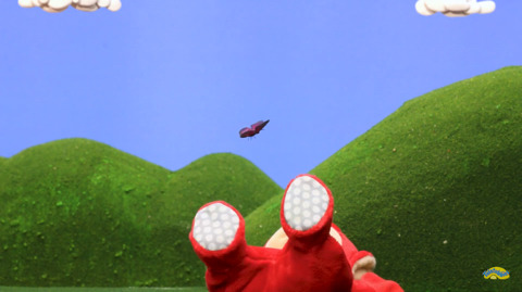 나비 쫓는 텔레토비.jpg (텔레토비 무서워하는 사람 주의) | 인스티즈