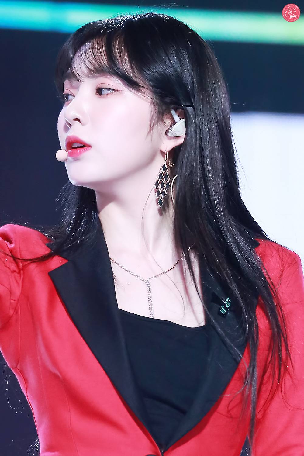 연말에도 예쁜 얼굴천재 아이린.jpg | 인스티즈