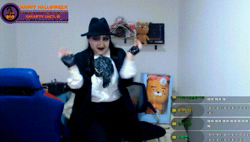 펭귄맨 코스프레한 스트리머.gif | 인스티즈