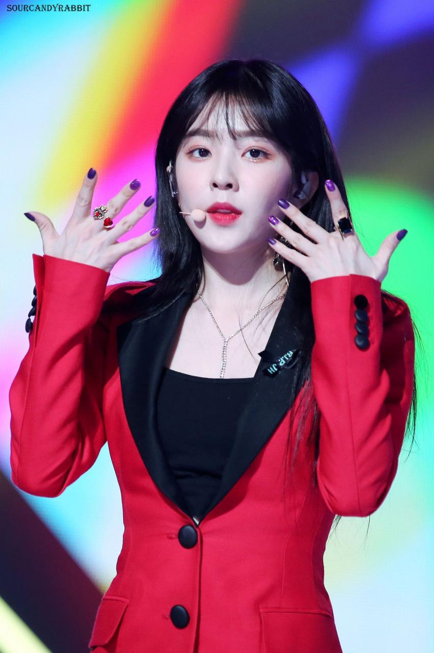 연말에도 예쁜 얼굴천재 아이린.jpg | 인스티즈