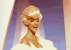 [린다에반젤리스타] 보이쉬 숏커트가 잘 어울리는 슈퍼 탑 모델 | 인스티즈