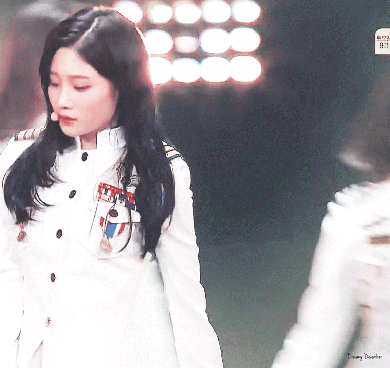 아이오아이(I.O.I) 오늘자 제복.gif | 인스티즈