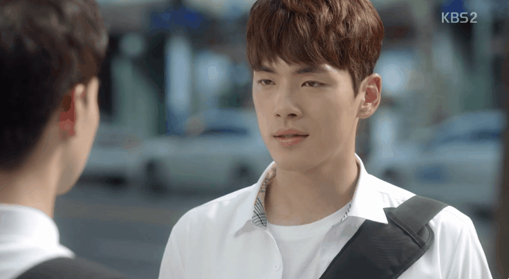 [학교2017] 팔 잡아끌고 가니까 놓으라는 박력여주와 금세 쭈굴해지는 츤데레 고딩.jpgif | 인스티즈