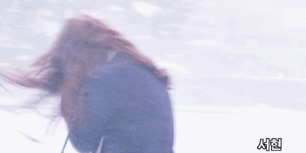 눈보라 맞는 서현.gif | 인스티즈