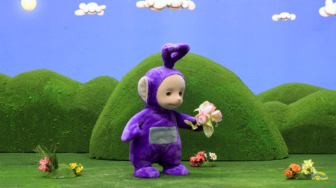 나비 쫓는 텔레토비.jpg (텔레토비 무서워하는 사람 주의) | 인스티즈