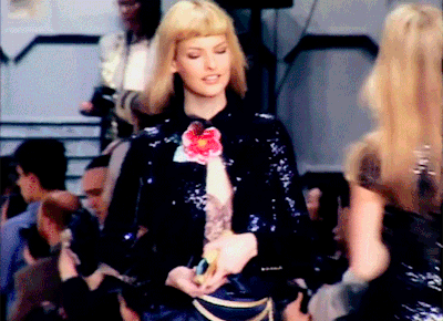 [린다에반젤리스타] 보이쉬 숏커트가 잘 어울리는 슈퍼 탑 모델 | 인스티즈