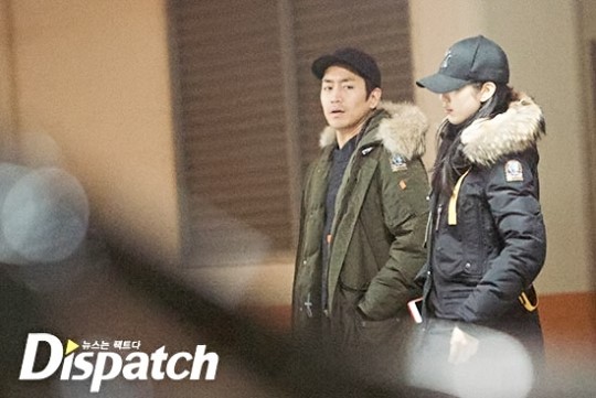 디스패치가 찍은 에릭♥나혜미의 영화관 데이트 | 인스티즈