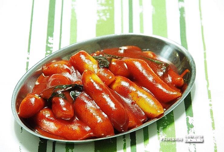 쌀떡볶이 vs 밀떡볶이.vote | 인스티즈