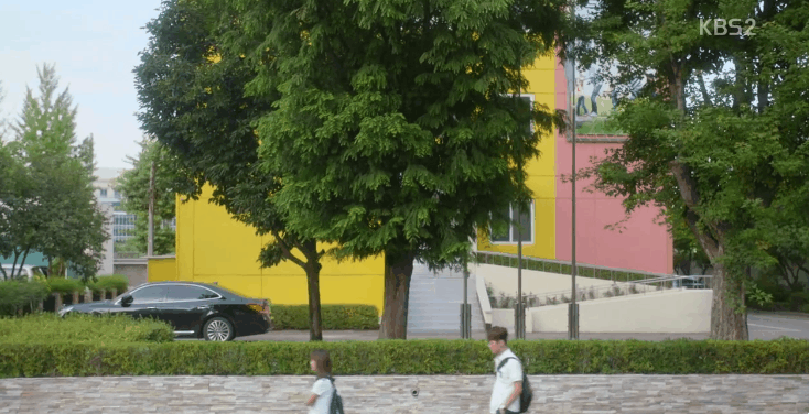 [학교2017] 팔 잡아끌고 가니까 놓으라는 박력여주와 금세 쭈굴해지는 츤데레 고딩.jpgif | 인스티즈