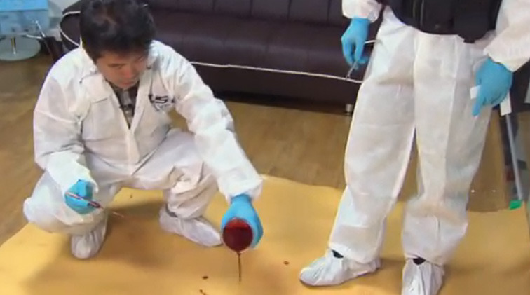 핏자국이 그려낸 범인의 몽타주, 200회의 공격과 0회의 방어 2 | 인스티즈