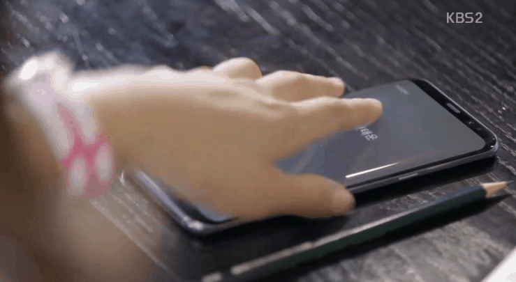 [학교2017] 팔 잡아끌고 가니까 놓으라는 박력여주와 금세 쭈굴해지는 츤데레 고딩.jpgif | 인스티즈