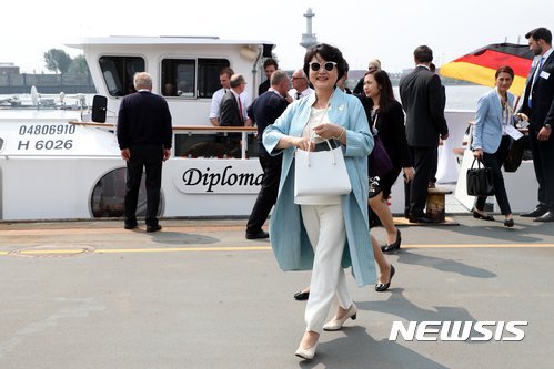 각국 영부인들과 선상 투어 마친 김정숙 여사 | 인스티즈