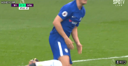 억울해하는 모라타.gif | 인스티즈