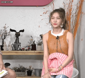 아이오아이 멤버들 특징 따라하는 청하.GIF | 인스티즈