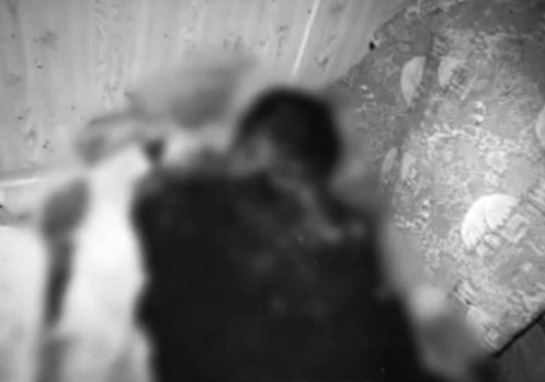 핏자국이 그려낸 범인의 몽타주, 200회의 공격과 0회의 방어 1 | 인스티즈