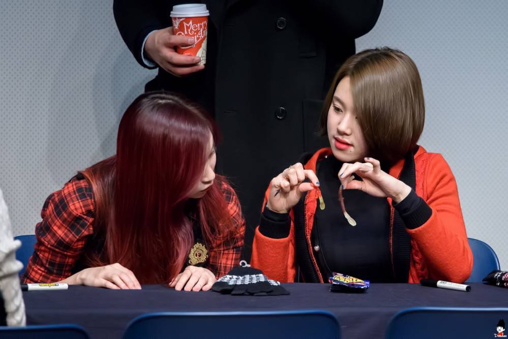 [트와이스] 대표 케미 미챙(미나+채영) 짤들.jpg | 인스티즈