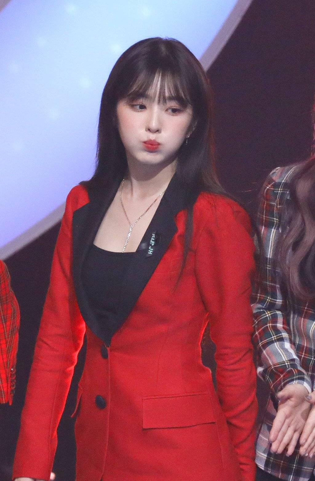연말에도 예쁜 얼굴천재 아이린.jpg | 인스티즈
