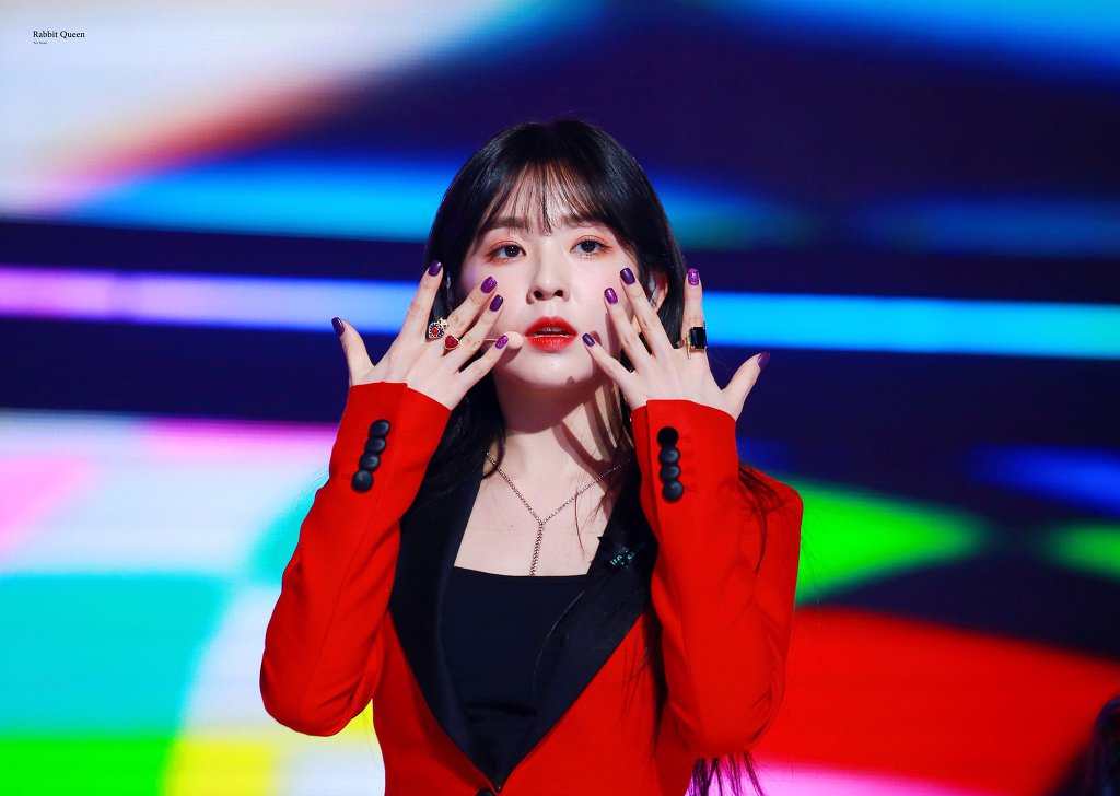 연말에도 예쁜 얼굴천재 아이린.jpg | 인스티즈