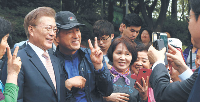 문재인 대통령이 궁금했던 외신기자의 질문..jpg | 인스티즈