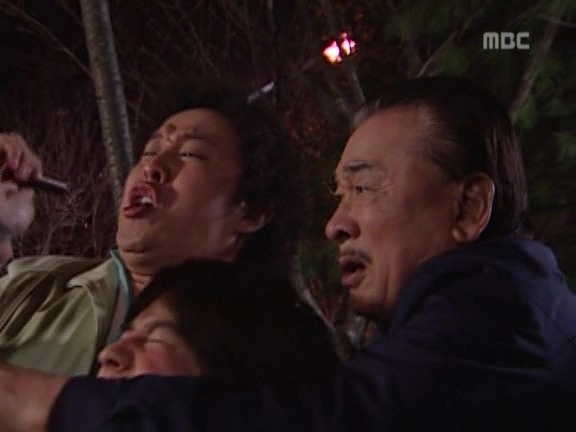 [거침없이하이킥] 순재 인감도장 들고 도주한 범이ㅋㅋㅋㅋㅋㅋㅋ.jpg | 인스티즈