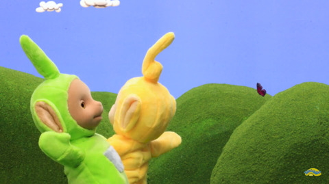 나비 쫓는 텔레토비.jpg (텔레토비 무서워하는 사람 주의) | 인스티즈