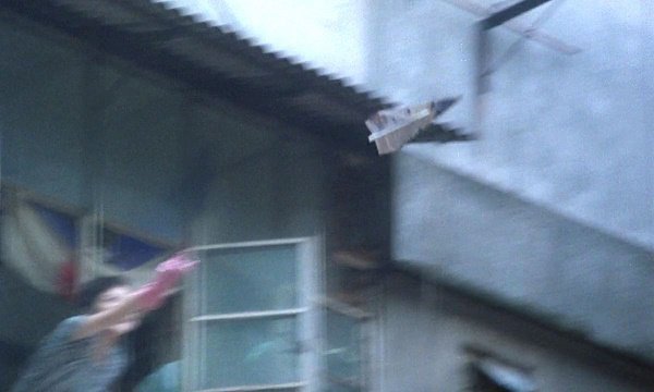 수지 뮤비가 오마주한 수많은 왕가위 영화 중 굳이 몸파는 여자 나오는 타락천사만 언급하는 이유가 뭘까? | 인스티즈